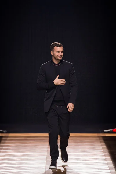 Look 50